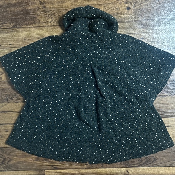 Damee Inc. • Small/Medium • Black/Beige • Speckled • Poncho Style Jacket - Picture 12 of 14